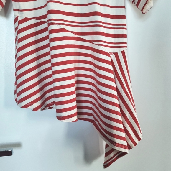 UNIQLO JW ANDERSON FLARED HEM STRIPED T-SHIRT - Picture 5 of 9